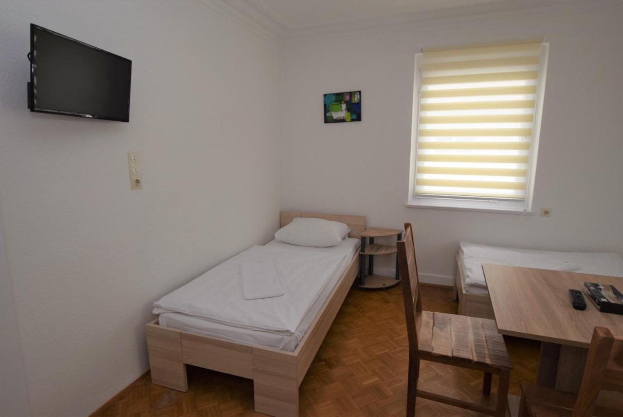 Nuertingen Zimmer Εξωτερικό φωτογραφία